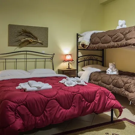 Xenonas Sta Tzakia 3* Karpenísion