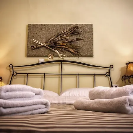 Xenonas Sta Tzakia 3* Karpenísion